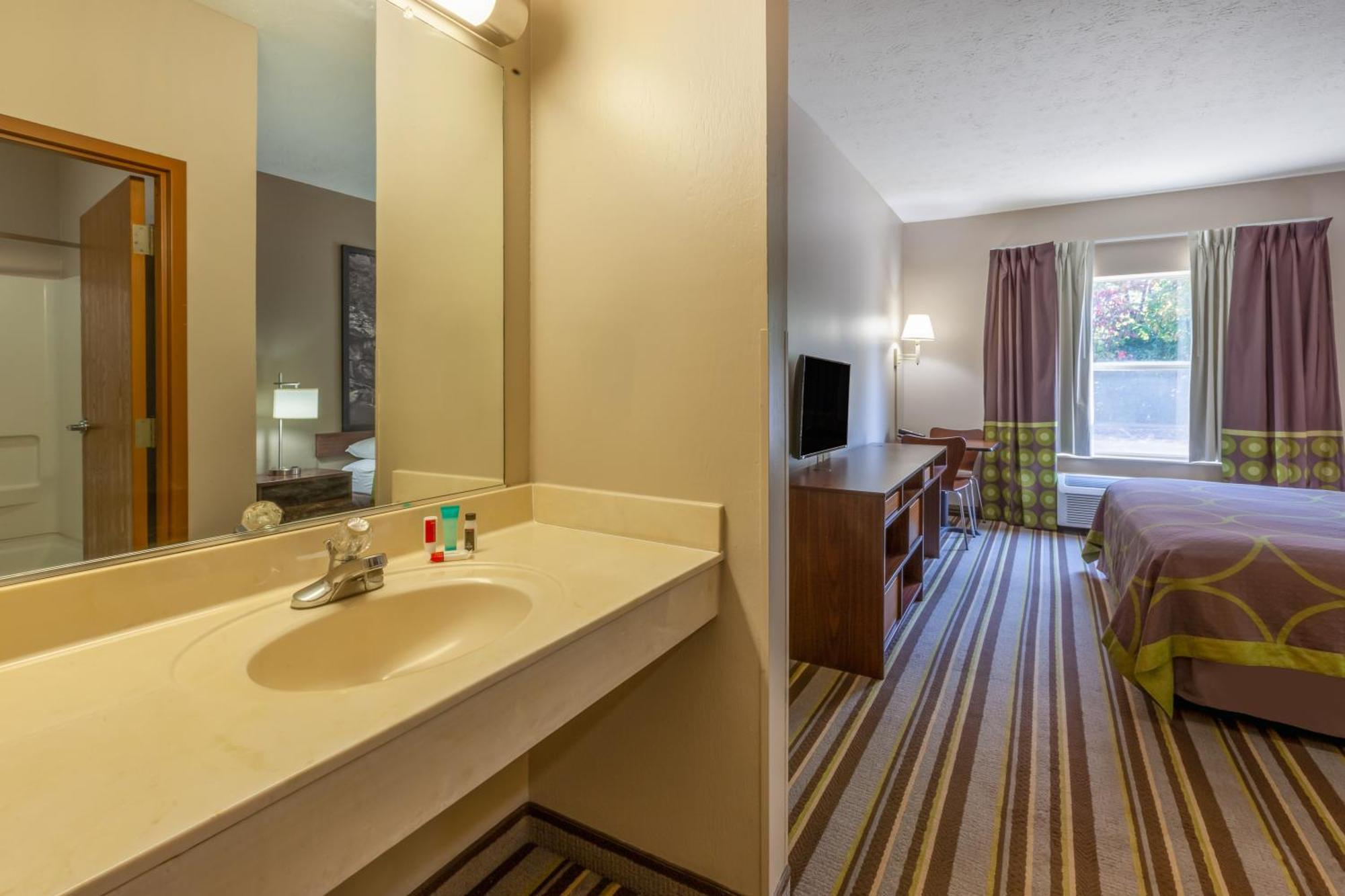 Super 8 By Wyndham La Grange Ky Otel Dış mekan fotoğraf